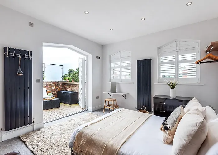 Locket Studio - Cosy Apartment With Balcony